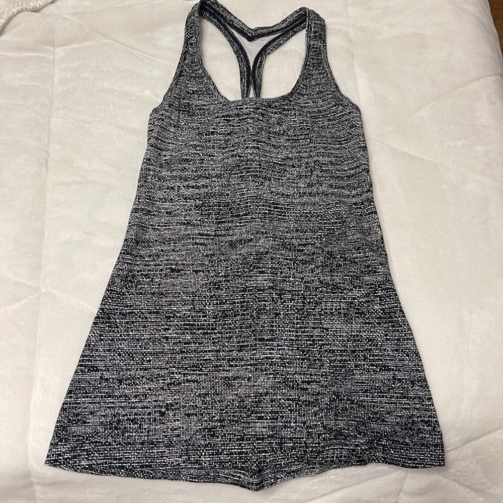 Lululemon tank - great condition like new - Picture 1 of 4